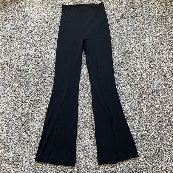 Lululemon In The Groove 6 - Picture 2 of 5